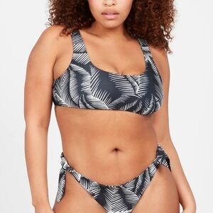 NWT Volcom Stay Or Leaf Scoop Plus Size Bikini Top Black/White